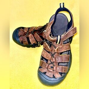 KEEN Newport Leather Sandals Youth 6 (EU38) Women’s US 7.5   Great Condition